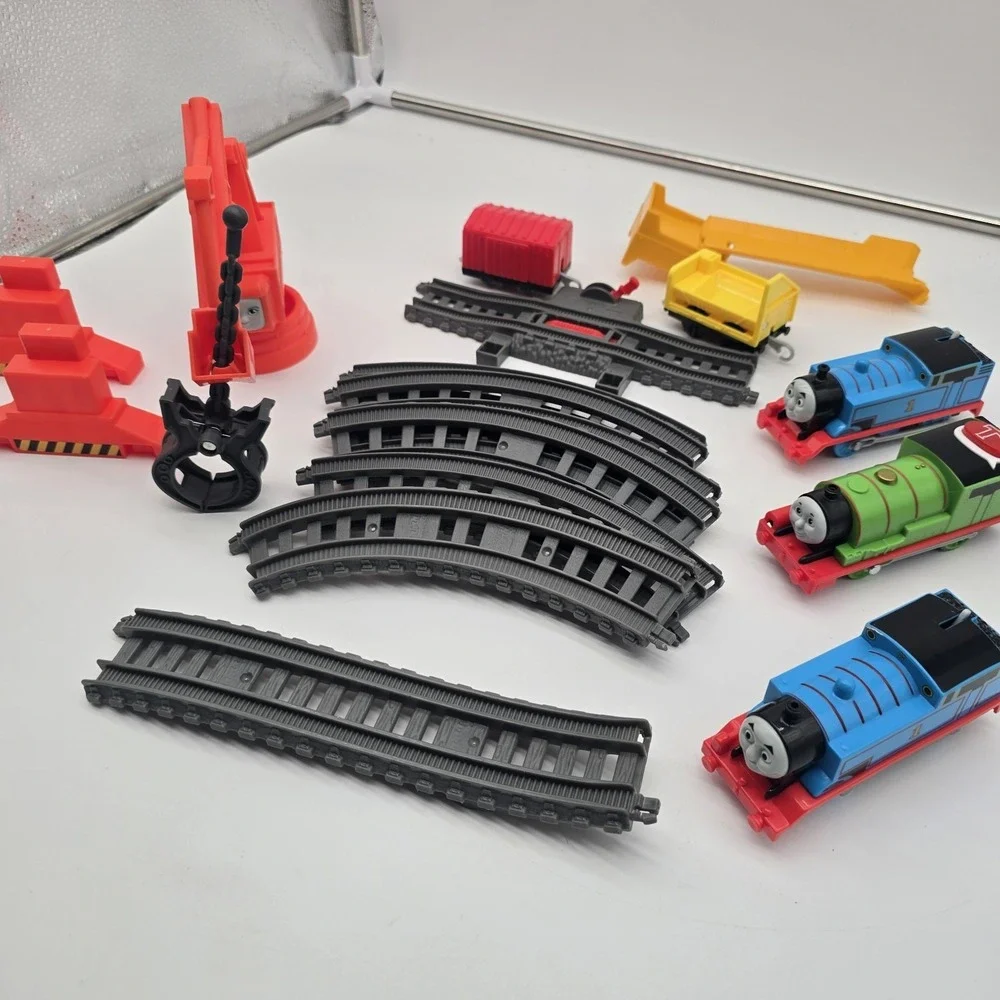 Thomas and Friends Lot Of 17 Pieces- Trackmaster Trains‎ & Track Various Items
